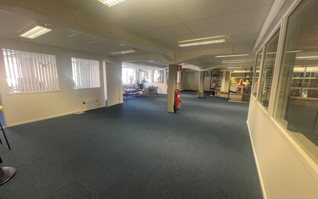 Kontor/lager x 200m²